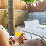 Palm Tree By Your Key Apartamento